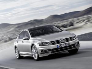 Volkswagen Passat R-Line 2015 года